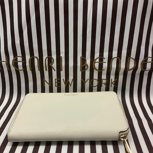 Henri Bendel Continental Wallet